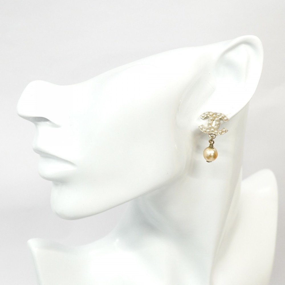CHANEL Gold Pearl Logo Earrings - Picture 6 of 8
